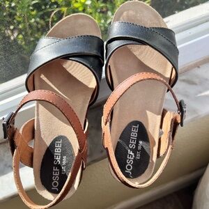 Josef Seibel Women's Two-Tone Sandals